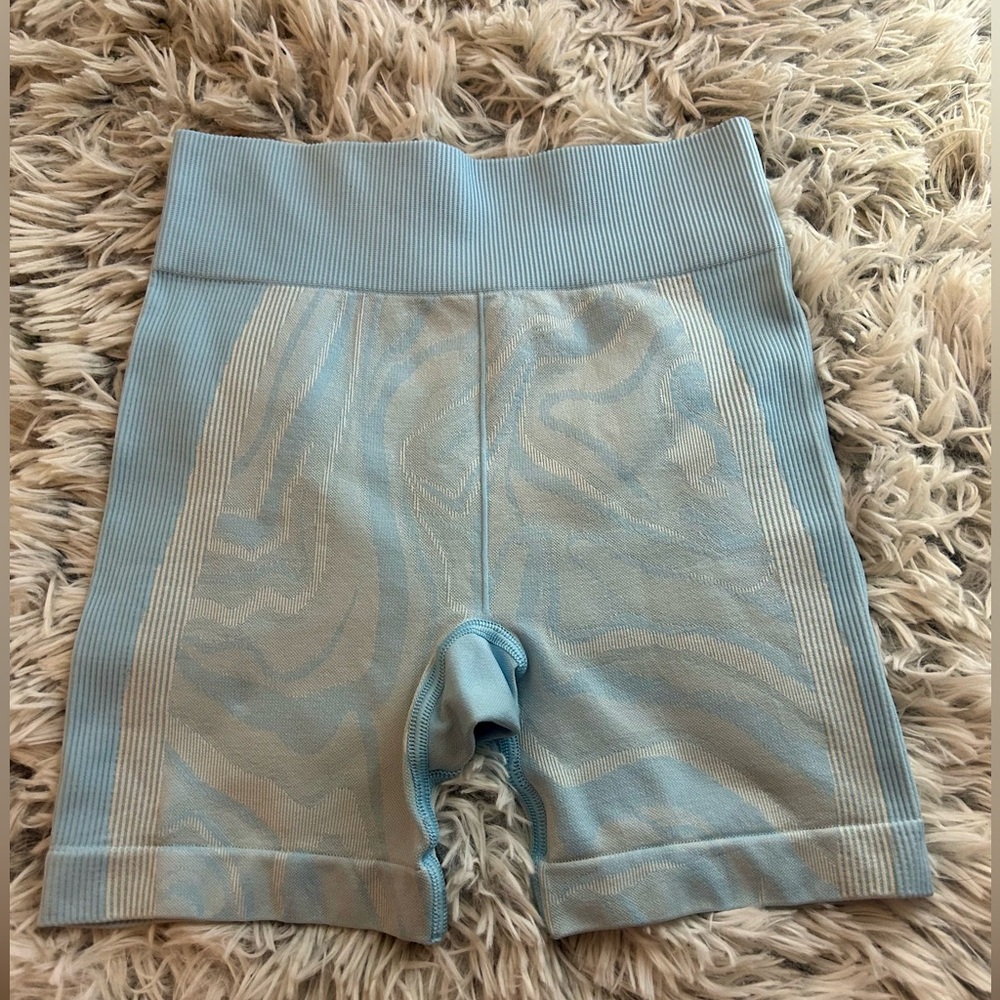 baby blue, have fairly been worn so in great shape!